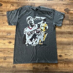 Allen Iverson 76ers Men’s Gildan Graphic T-Shirt Grey Side Medium